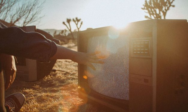 Call for chapters: Moments in Television: Complexity/Simplicity ; Epic/Everyday ; Sound/Image ; Substance/Style. Deadline: Nov 19, 2018.